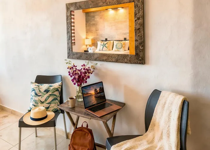 Quiet Mornings, 1br 2br Duplex, 2 Blue Flag Beaches 15 Min Walk, Free Entry, Sleeps 2-8, Full Induction Kitchen Wifi Ac Free Bikes, Markets & Minibus 10 Min, 5th Ave & Cenotes 20 Min, Ado Bus 30 Min, Free Street Parking